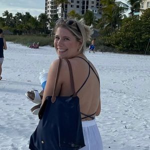 Meet your Posher, Elizabeth